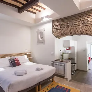 In Trastevere White Appartement